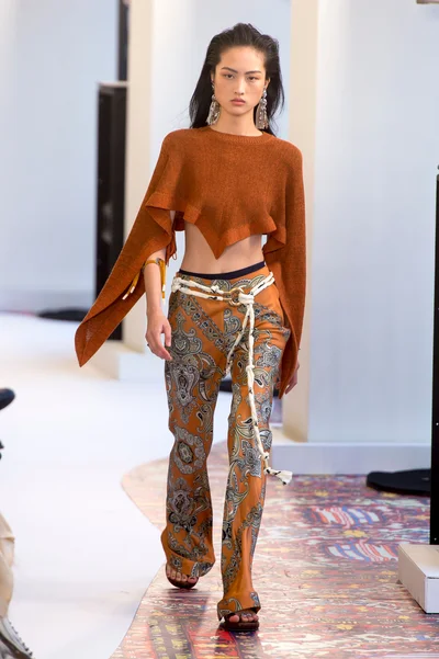 Look 25